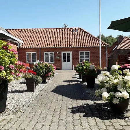 鲁迪波尔旅舍 * Rudbol