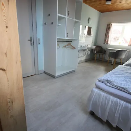 鲁迪波尔旅舍 Rudbol